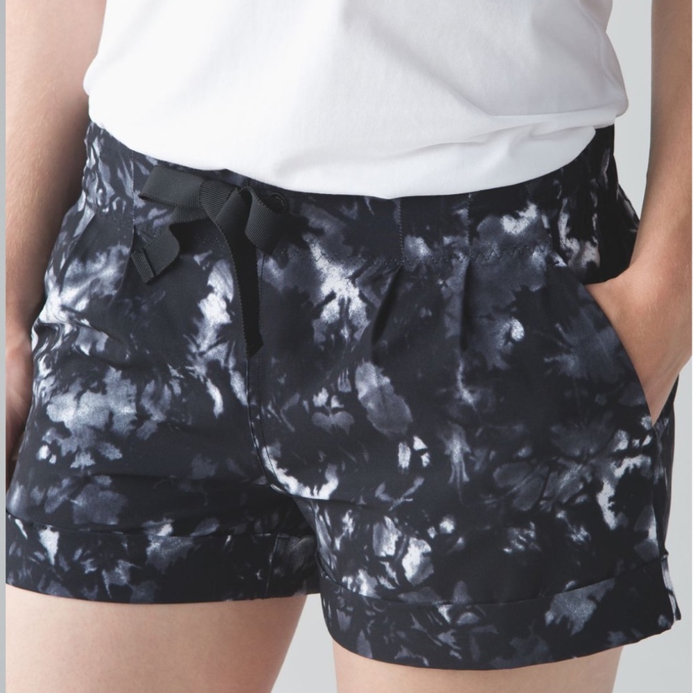 Lululemon Spring Break Away Shorts